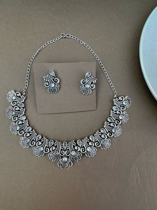 Vivienne Necklace Set