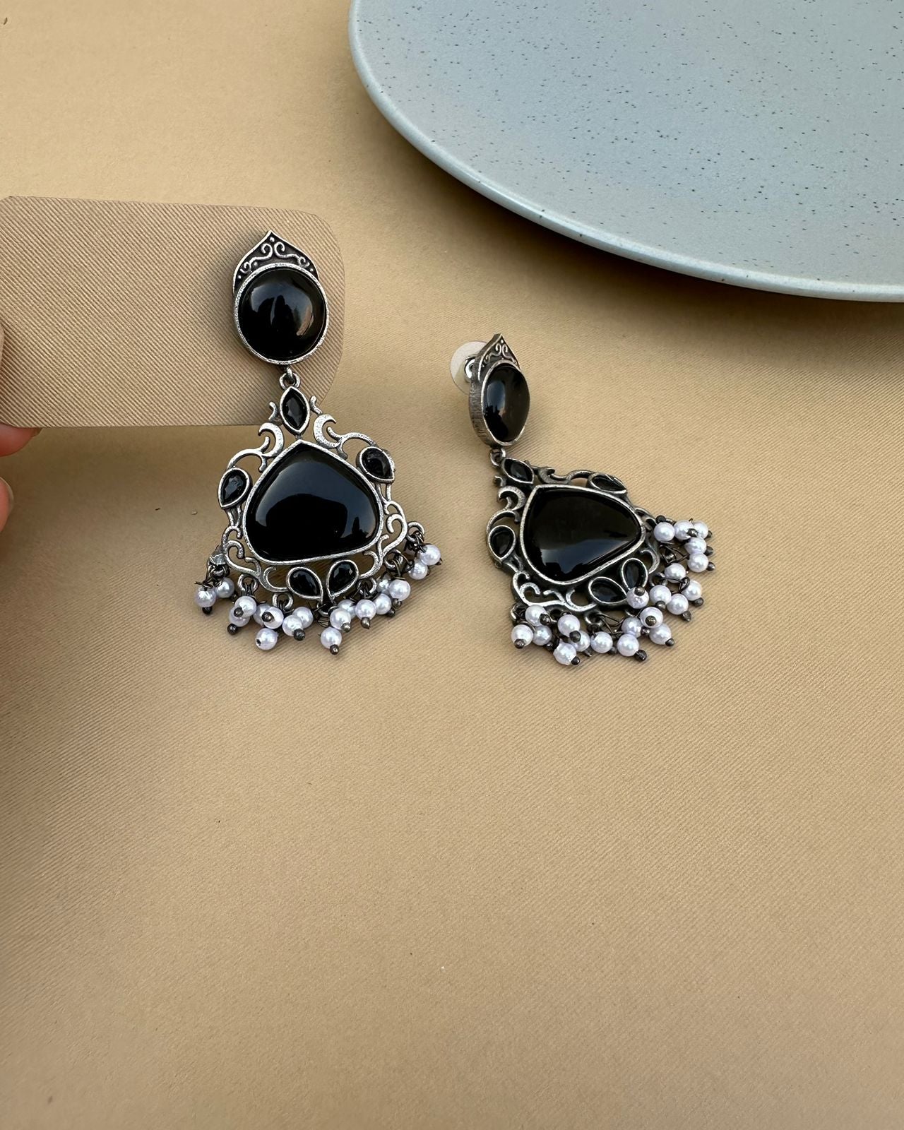 Mary Earrings Black