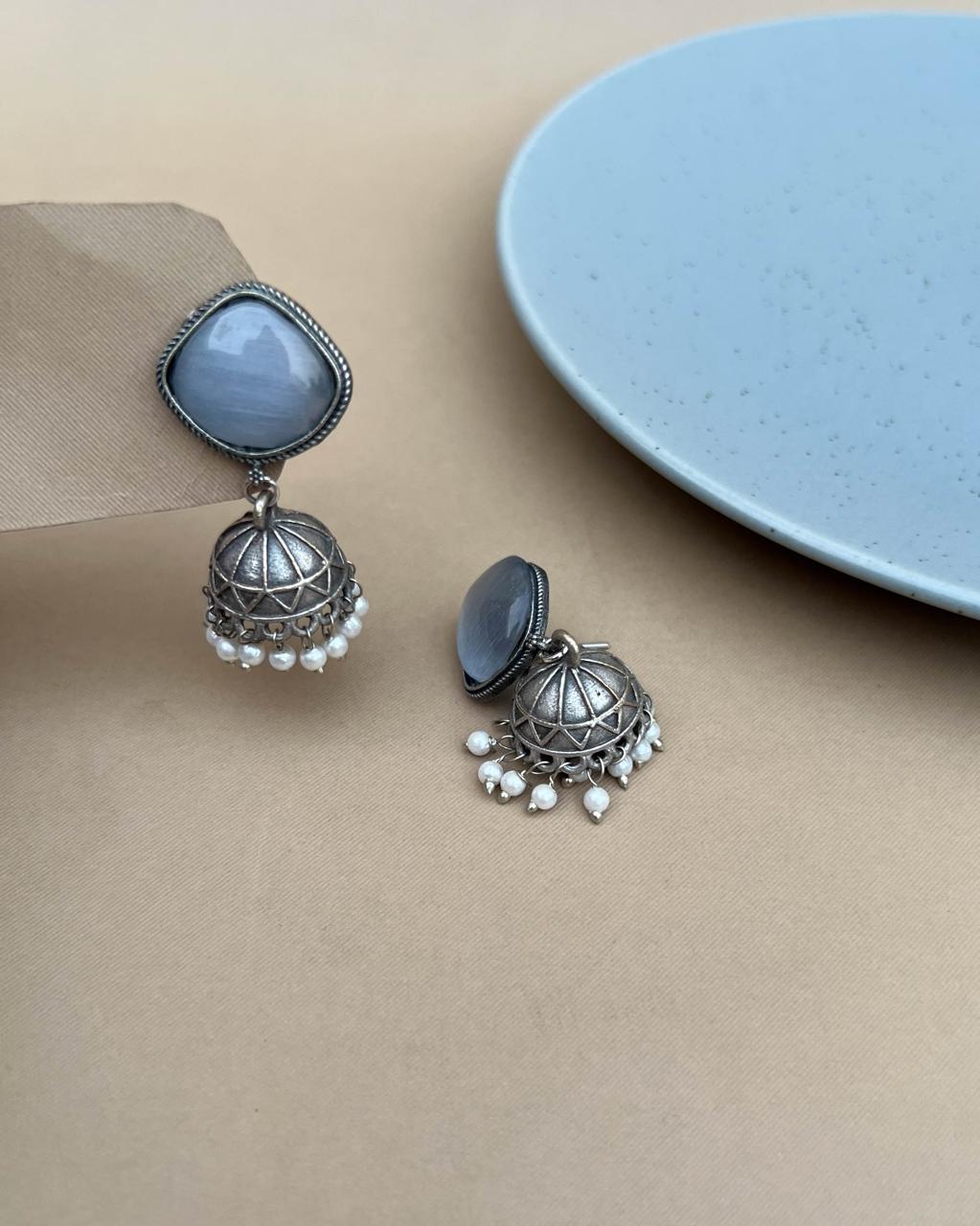 Narcisa Earrings Grey