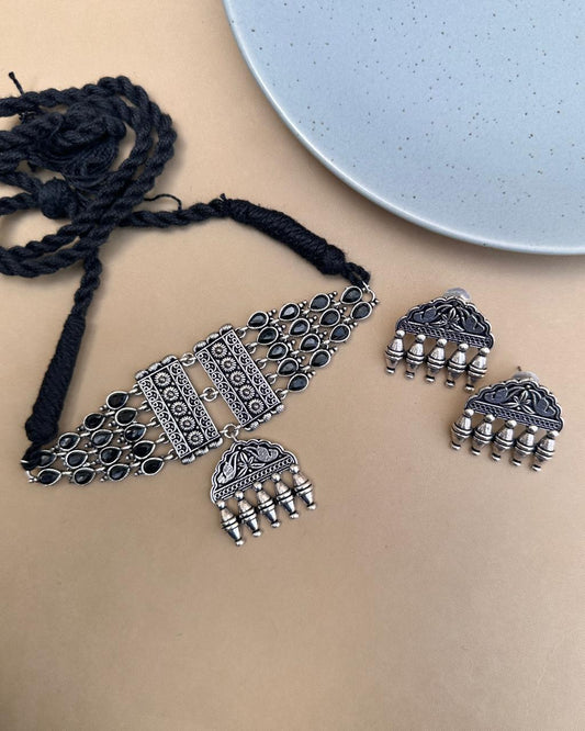 Maila Necklace Set