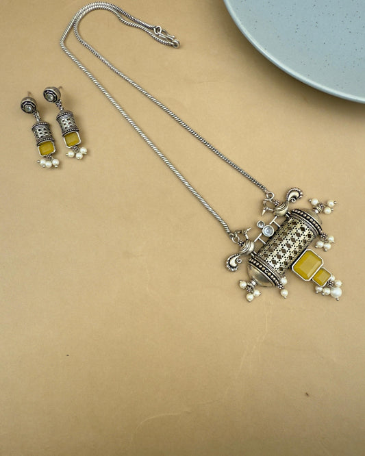 Raila Pendant Set Mustard